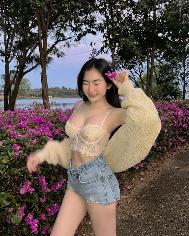 Airkannipa, Sweet Girl From Thailand