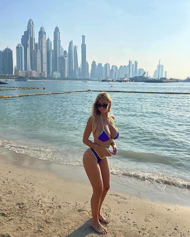 Maria Arreghini, Italy Buxom Blonde With A Nice Bikini Body 