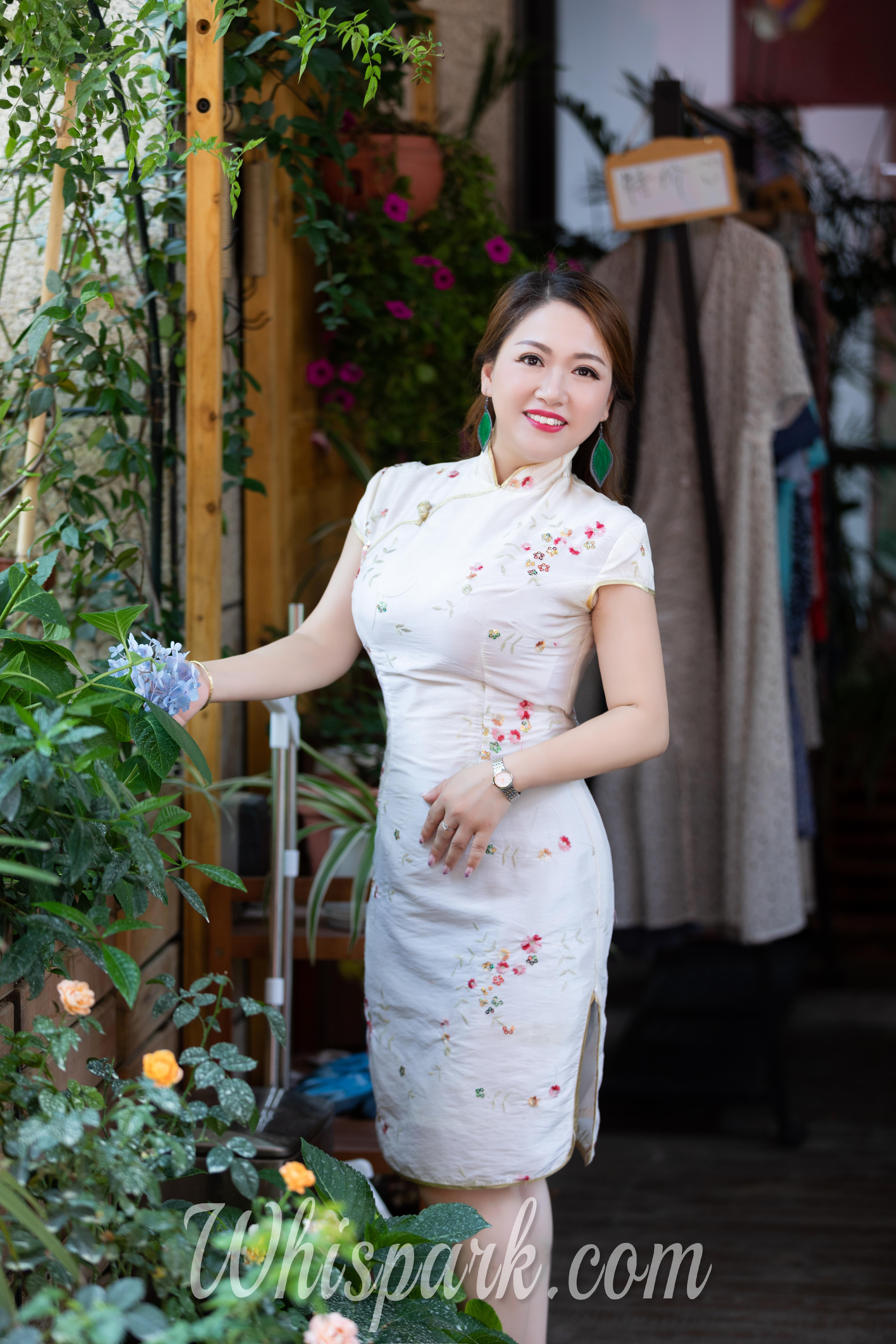 Who Can Resist Asian Hot Ladies When They Wear The Feminine Cheongsam