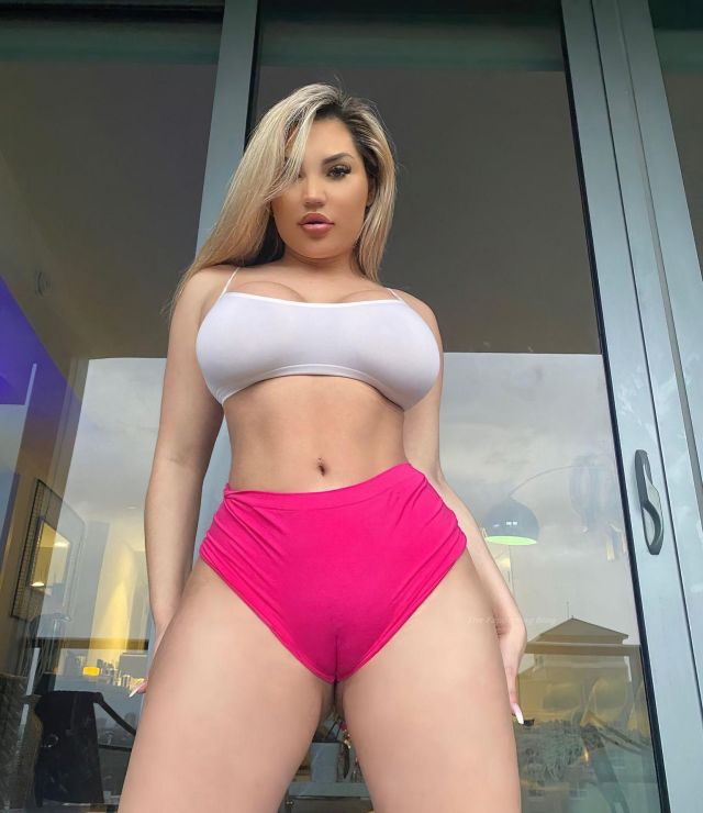 Whitney Paige Venable,Busty Model Who Has A Big And Shapely Ass