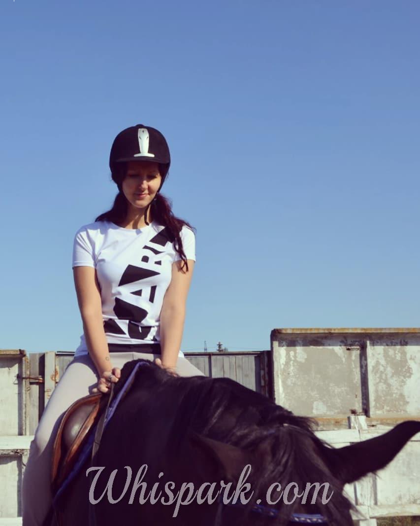 Ladies Who Know Equestrian Full Of Intelligent And Special Appeals