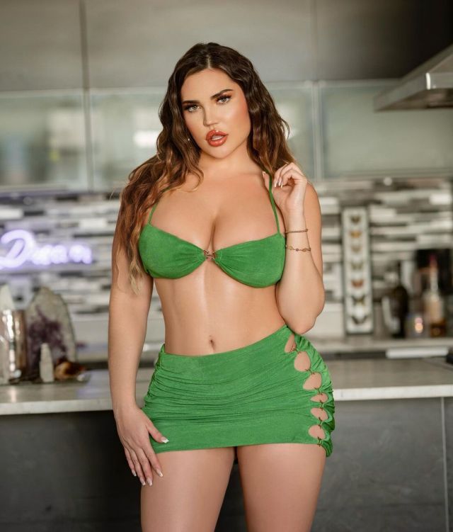 Whitney Paige Venable,Busty Model Who Has A Big And Shapely Ass