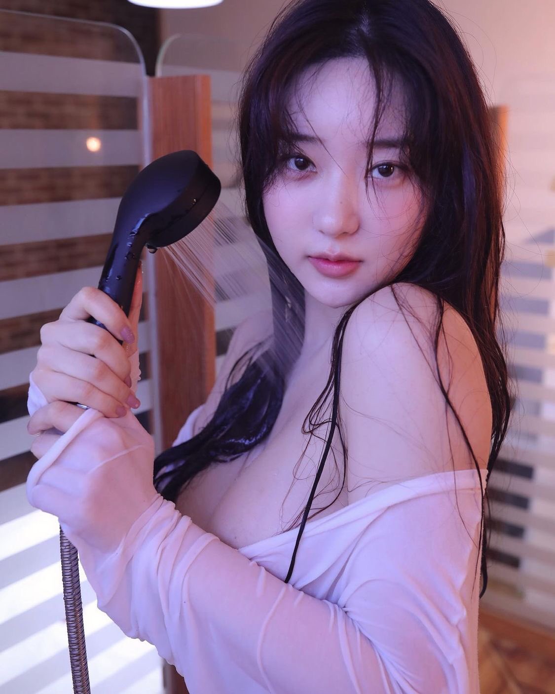 Zennyrt, Korean Model with Baby Face and Mature Figure