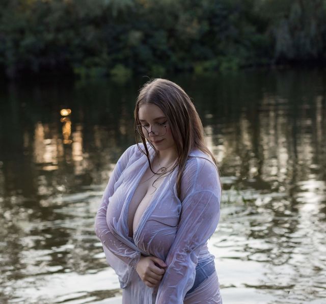 Lucy Laistner, Beautiful Plus-Size Model from Russia