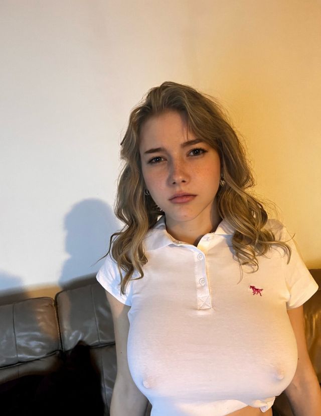 Zoe Moore Who Has  Big Boobs And Cute Girl Types