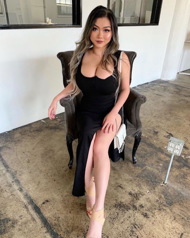 Vicki Li, Busty Instagram Star from China