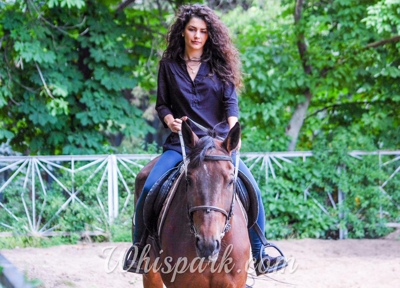Ladies Who Know Equestrian Full Of Intelligent And Special Appeals