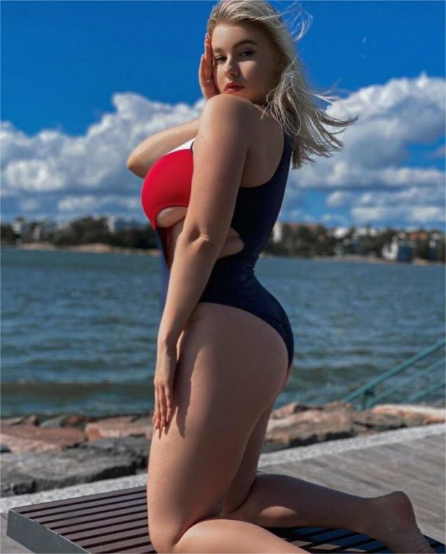 Russian Busty Queen Pasha Pozdnyakova Show Her Plus Size Hot Body